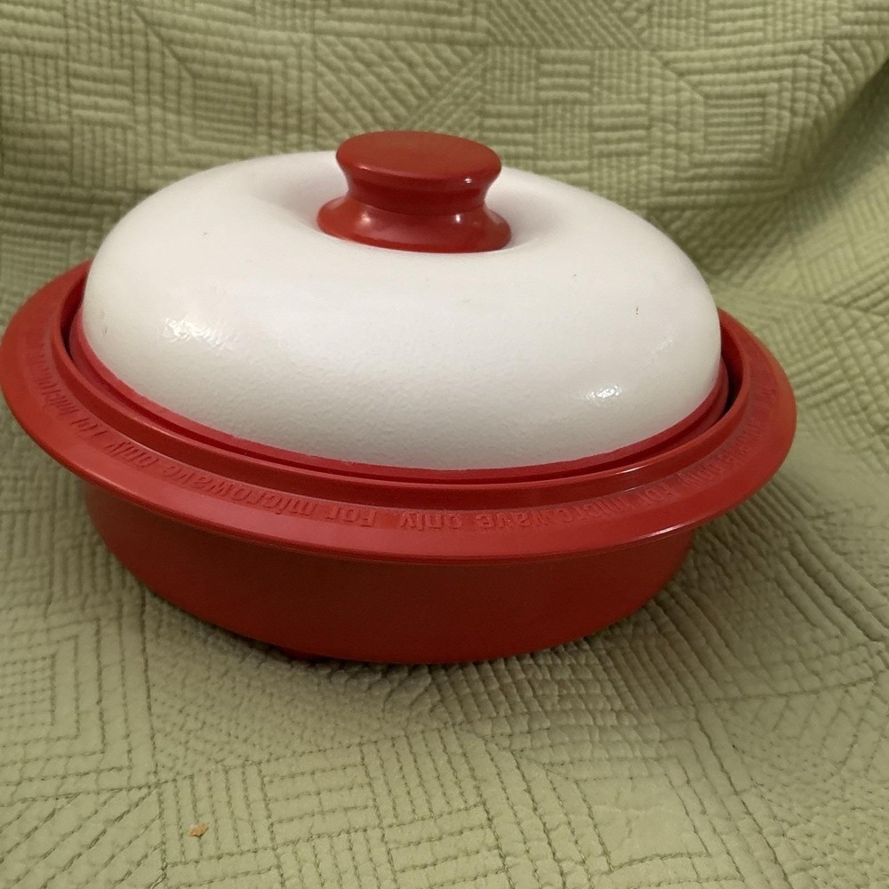 Range Mate Multi Cooker Microwave Grill Pan Steamer Muffins Eggs red/white